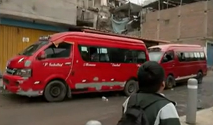 San Juan de Miraflores: conductores de “Los Rojitos” salen a trabajar pese a extorsiones