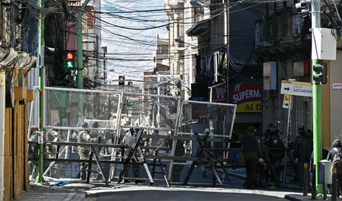 Presidente boliviano afirma que “narcoterroristas” impulsan las violentas protestas contra su gobierno