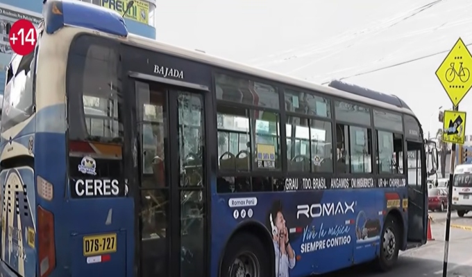 Terror en Chorrillos: hombre es asesinado a balazos dentro de bus