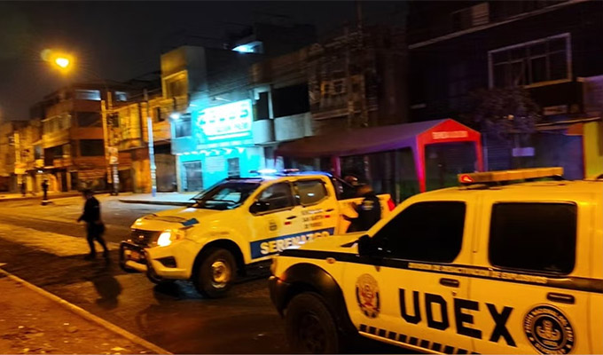 SMP: sujetos en motocicleta arrojan granada contra local de empresa de transportes Z-Buss