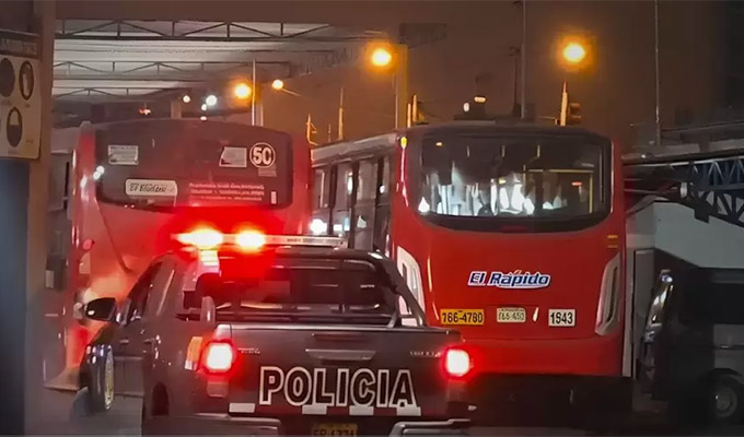 Carabayllo: extorsionadores disparan contra ómnibus de El Rápido y dejan nota con amenazas