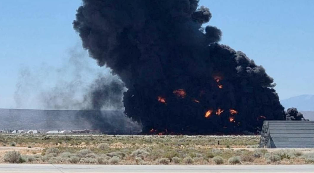 Alerta en EEUU: bombardero estadounidense B-52 se estrella en California