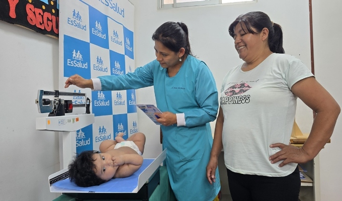 Nace bebé gigante con más de 6 kg en hospital de EsSalud