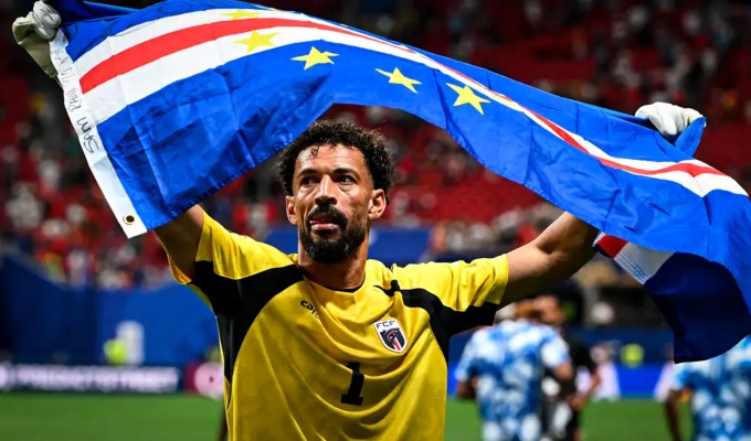 El arquero de Cabo Verde superó los 6 millones de seguidores luego de su actuación ante España