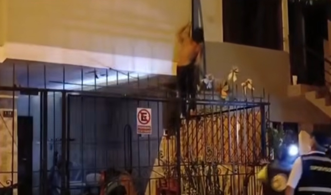Detienen a presunto ladrón que intentó escapar trepando viviendas en San Luis