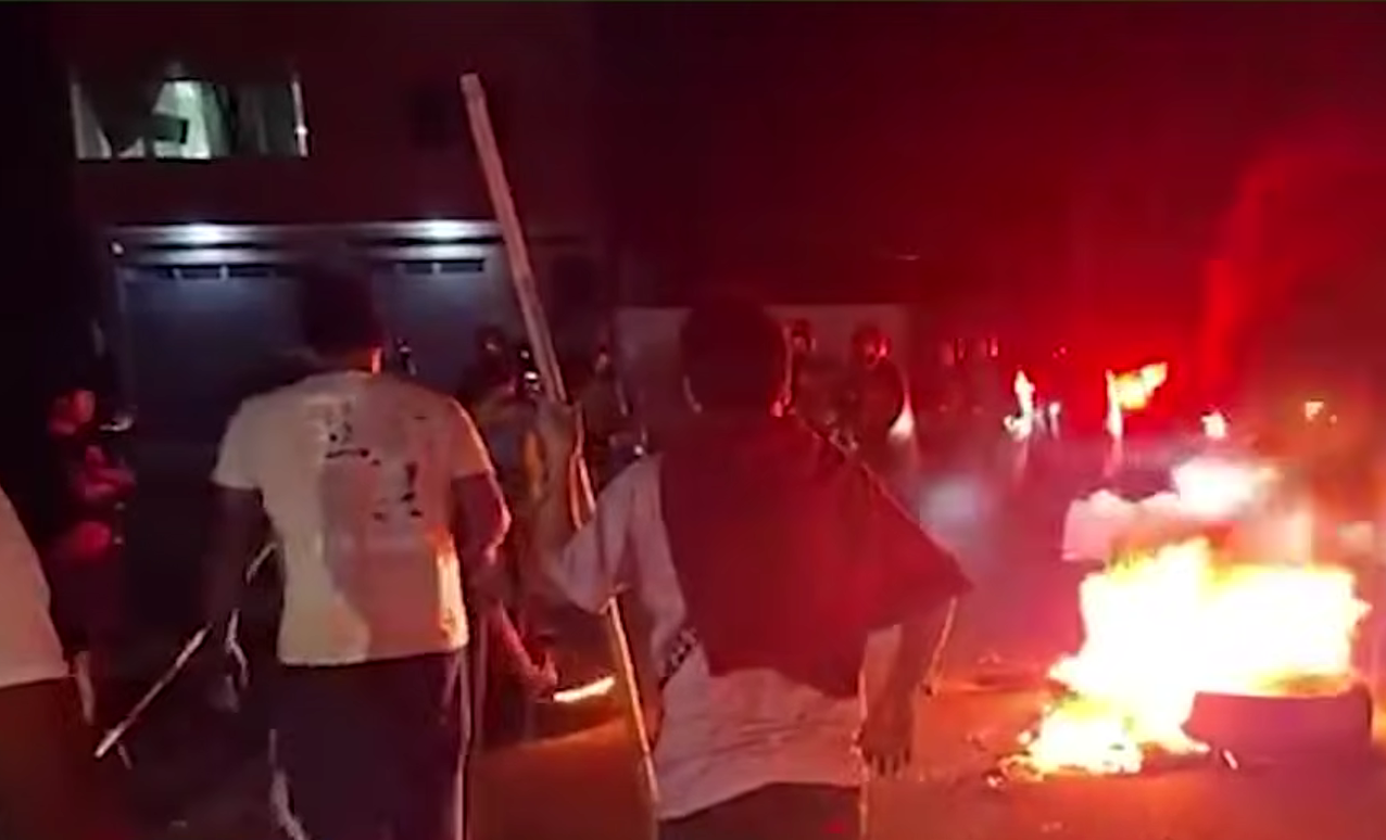 Vecinos bloquean autopista Ramiro Prialé y exigen señalización