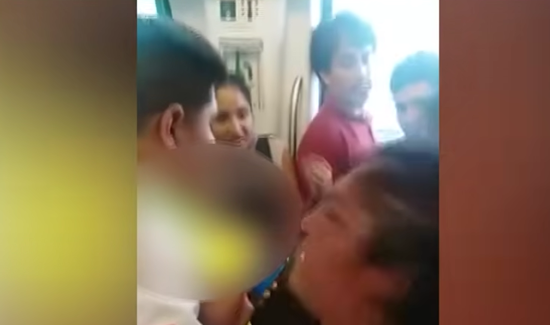 VES: mujeres se enfrentan a golpes en Metro de Lima