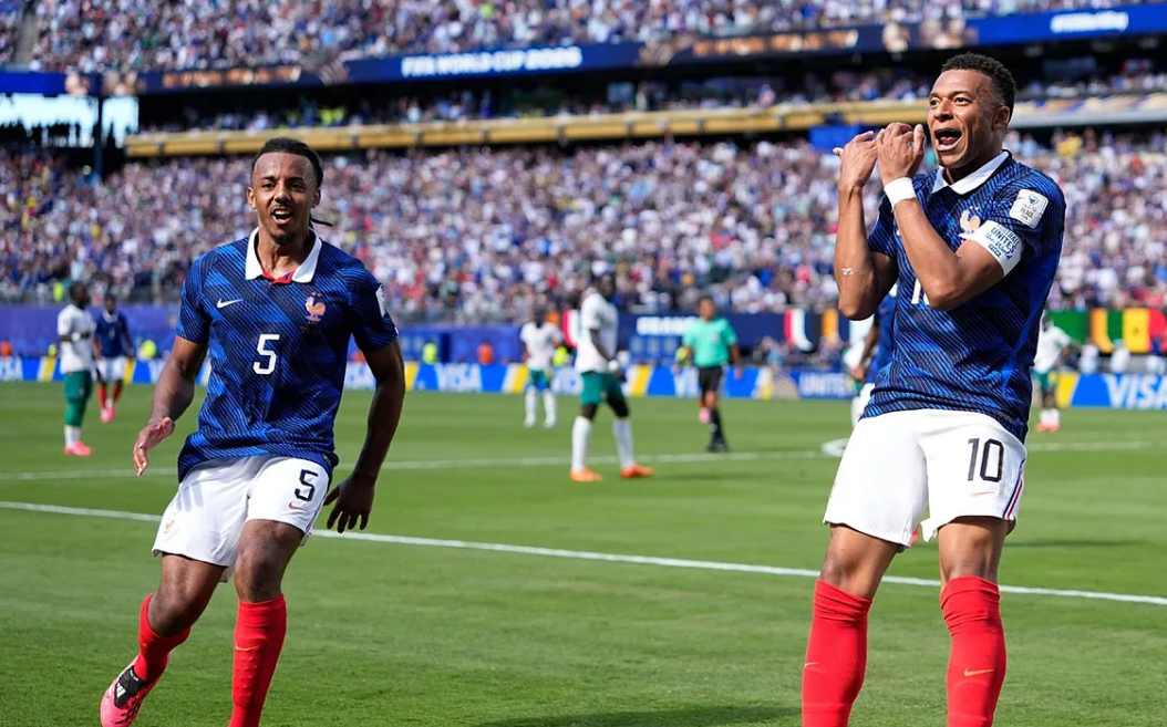 Francia venció 3-1 a Senegal con brillante actuación de Kylian Mbappé