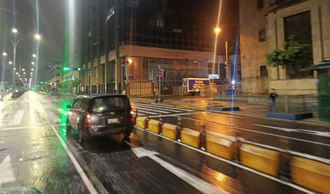 Intensa llovizna en Lima y Callao durante la madrugada: se registraron incidentes menores