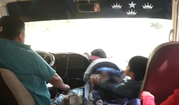 Día del Padre: conductor trabaja junto a su bebé para sacar adelante a su familia