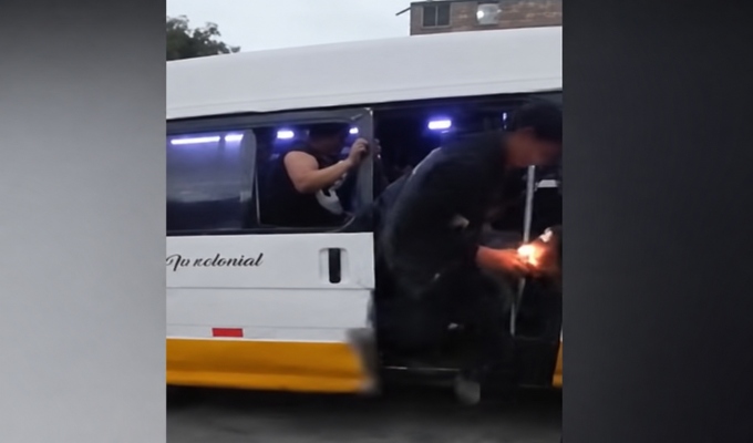 Terror en el Callao: lanzan bomba molotov contra combi llena de pasajeros