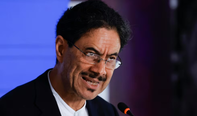 Iván Cepeda reconoce la victoria de Abelardo De la Espriella en elecciones presidenciales en Colombia