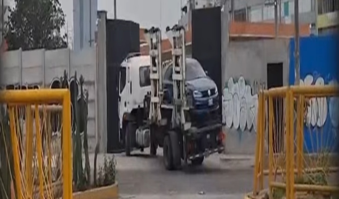 Cuestionan funcionamiento irregular de grúas municipales en distintos distritos