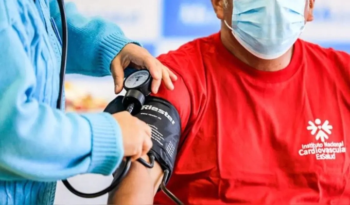 ¿Cómo controlar la presión arterial de forma natural?