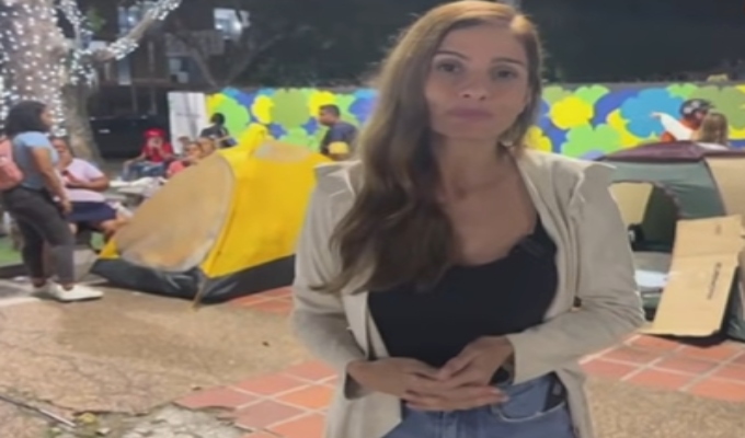 Venezolanos duermen en refugios por temor a réplicas tras fuertes terremotos