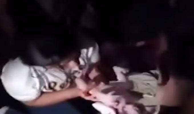 Bebé nace entre escombros en Venezuela y se convierte en símbolo de esperanza