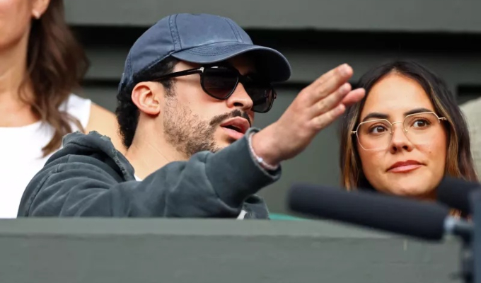¿Se reconciliaron? Bad Bunny fue visto junto a su expareja Gabriela Berlingeri en el Wimbledon