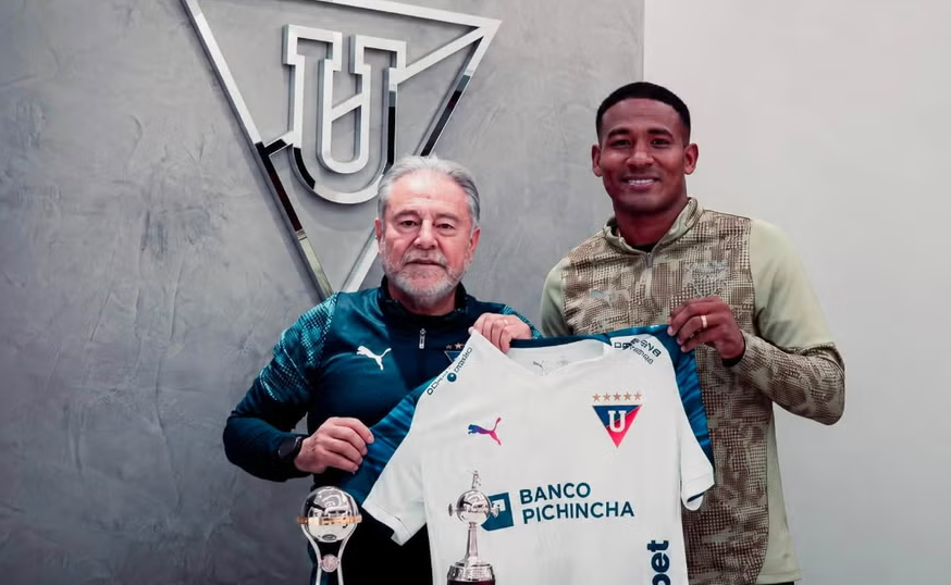 José Carabalí deja Universitario y es anunciado como nuevo jugador de Liga de Quito