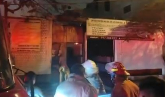 San Martín de Porres: incendio destruye almacén de madera