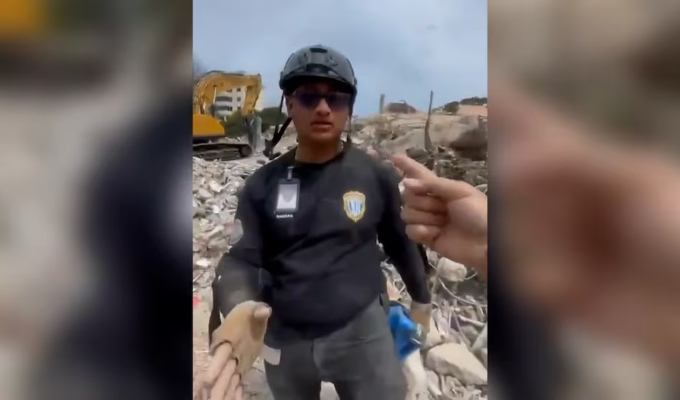 Venezuela: detienen a 4 policías por robar dinero entre escombros de edificios destruidos tras terremotos