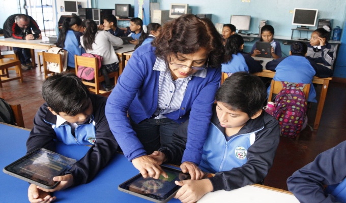 Gobierno transfiere más de S/ 79 millones a regiones para pago de docentes que ascendieron de escala