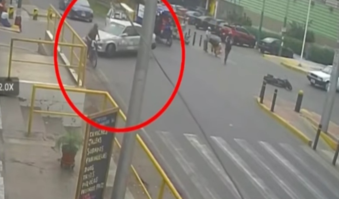 ¡Indignante! Conductor ebrio atropella a transeúntes y huye en SJL