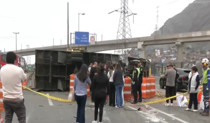 Chofer de camión murió tras despiste y volcadura en la Vía de Evitamiento