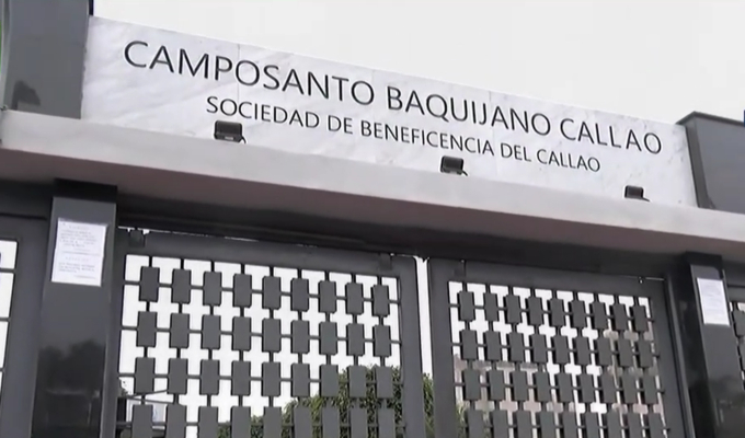 ¡Ni los muertos se salvan! Extorsionadores queman retroexcavadora en cementerio Baquíjano
