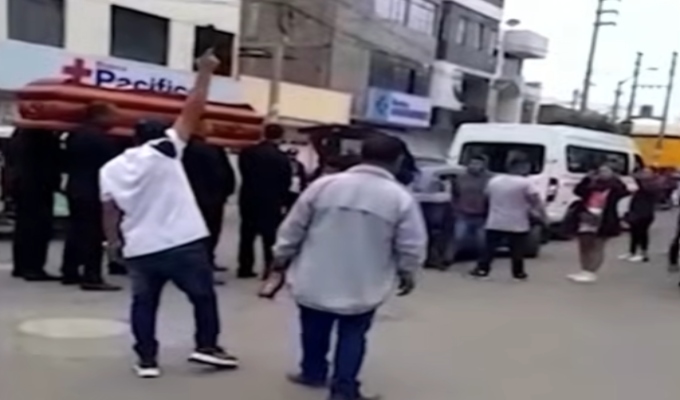 El ritual de los criminales: velan a sus muertos realizando disparos al aire
