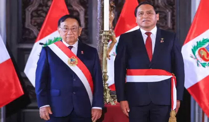 Parlamentario Flavio Cruz juró como nuevo ministro de Trabajo y Promoción del Empleo