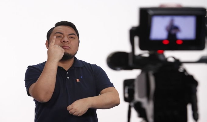 ¡Más inclusión! Nueva ley garantiza acceso a la información en TV para personas sordas
