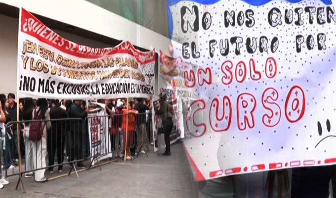 Padres y estudiantes protestan porque podrían perder becas de estudio