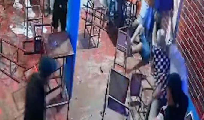 ¡Brutal golpiza! Hombre fue atacado salvajemente en resto bar de Catacaos