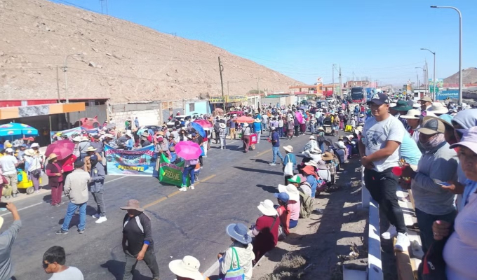 Bloqueo en la Panamericana Sur: ciudadanos de La Joya protestan por falta de agua