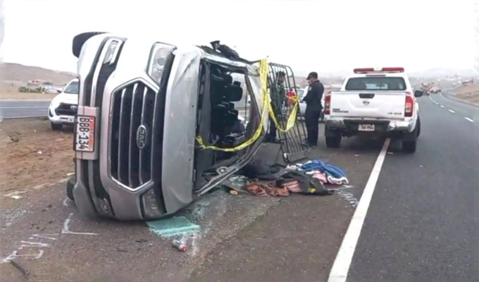 Huacho: un muerto y siete heridos deja el despiste de miniván en la Panamericana Norte