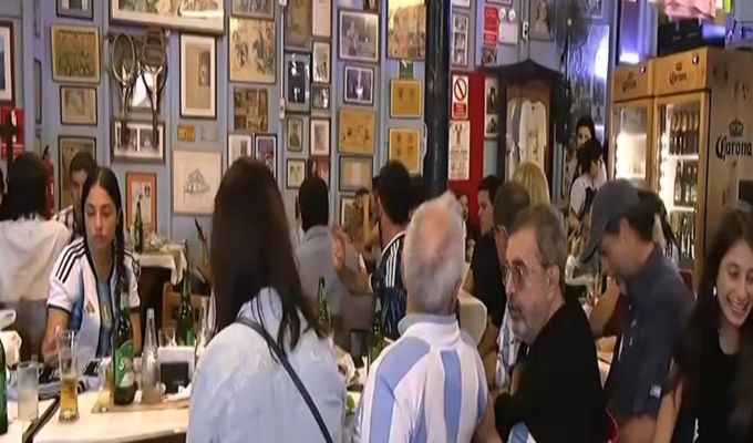Hinchas argentinos viven con emoción la semifinal ante Inglaterra por el Mundial 2026