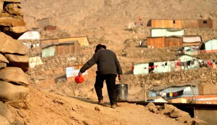 La pobreza se concentra en las ciudades: más de 8,8 millones de peruanos viven con ingresos insuficientes