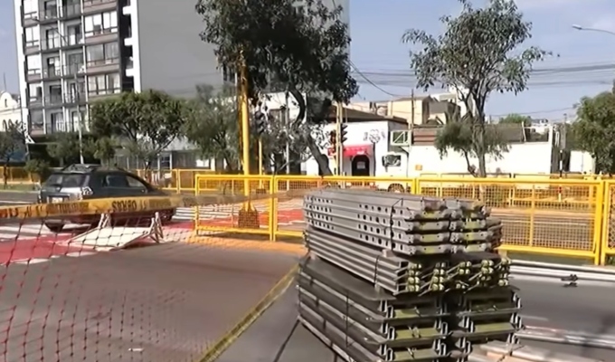 Instalación de tribunas por desfile militar restringe tránsito en la avenida Brasil