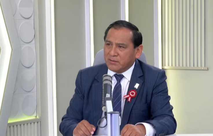 Ministro de Trabajo descarta que indulto a Pedro Castillo esté en agenda del Gobierno