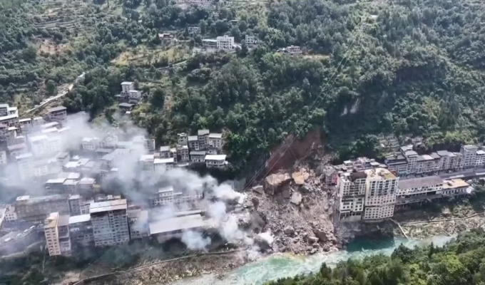 China: deslizamiento de tierra deja ocho muertos y más de 30 desaparecidos