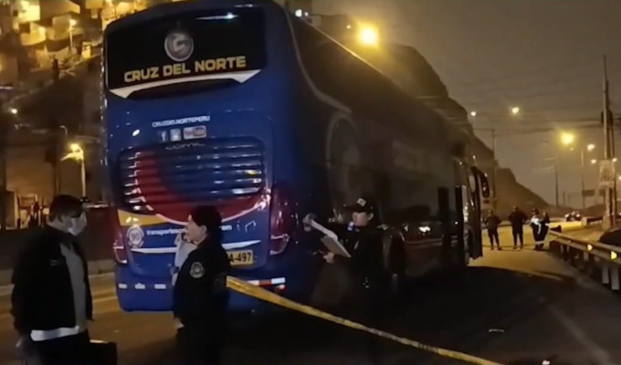 Delincuentes atacan a balazos a dos buses interprovinciales en la Panamericana Norte