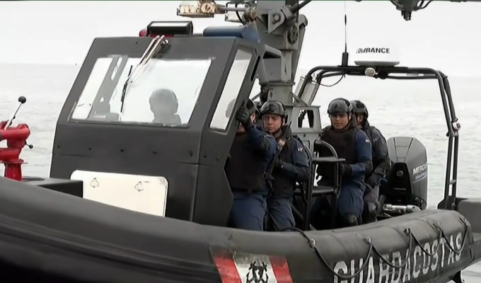 Marina de Guerra intensifica patrullajes marítimos para combatir la delincuencia en altamar