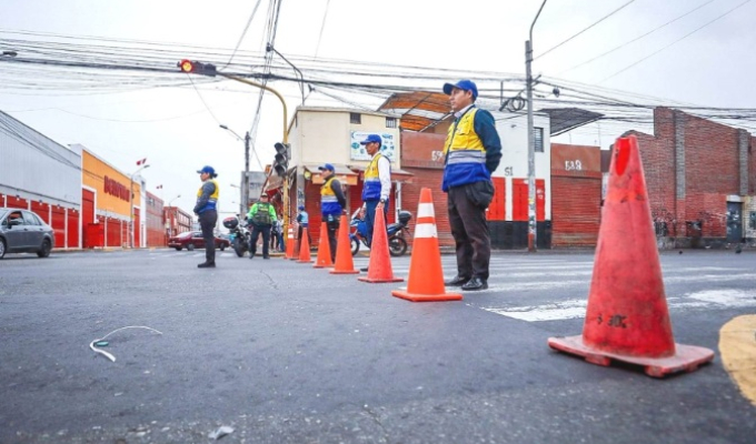 Operativo en Las Malvinas: recuperan espacios públicos tomados por el comercio informal