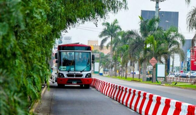 ATU refuerza control en carriles exclusivos con instalación de topes elevados