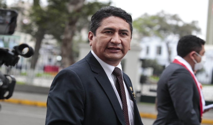 José Cueto advierte impacto político del fallo del TC que favorece a Vladimir Cerrón