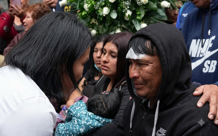 Keiko Fujimori visita a familiares de víctimas de incendio en Cercado de Lima