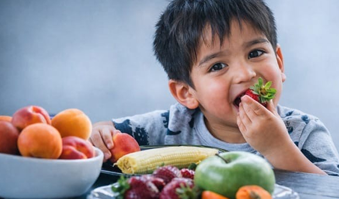 Vacaciones escolares: Cuidado el exceso de carbohidratos y la falta de verduras favorecen el sobrepeso infantil