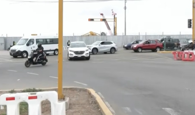 Conductores tardan hasta una hora en ingresar al nuevo aeropuerto Jorge Chávez por obras del puente Santa Rosa