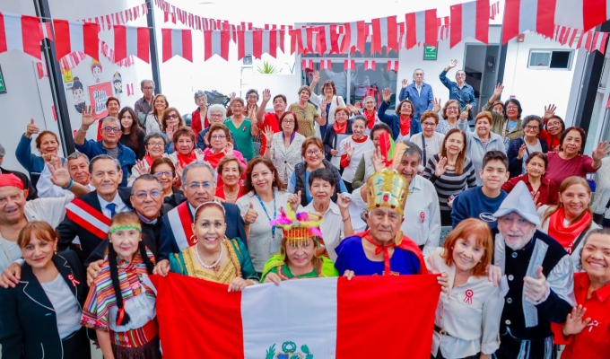 Pensionistas celebran las Fiestas Patrias con música, danzas y tradición en las casas Yuyaq de todo el país