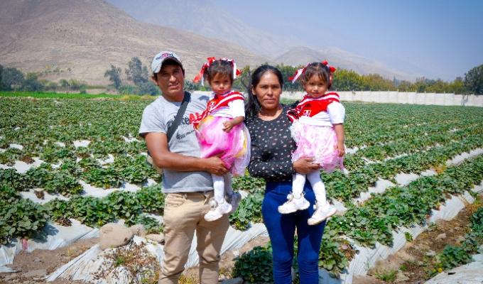 Gemelas nacidas el 28 de julio celebran su segundo cumpleaños con apoyo del programa Cuna Más